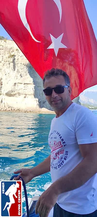 DivingKemer05.jpg