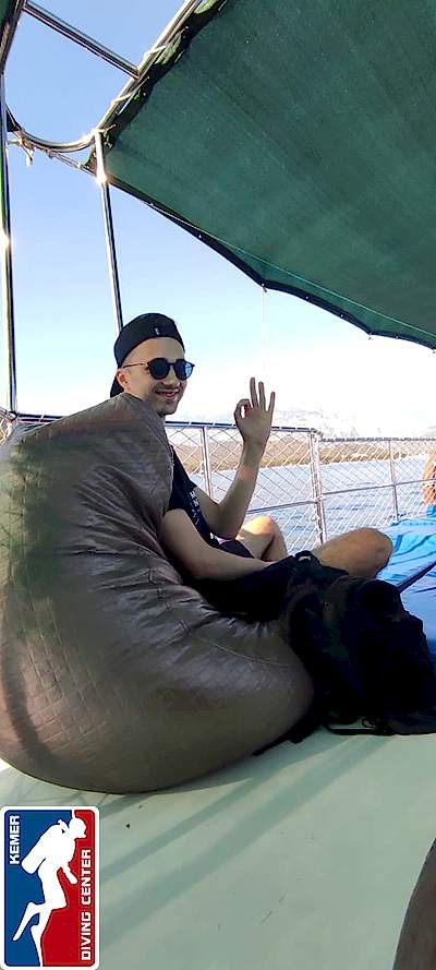 DivingKemer06.jpg