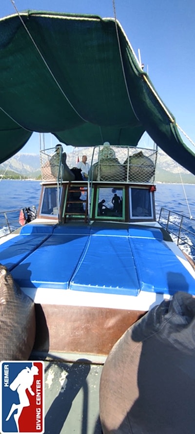 DivingKemer07.jpg