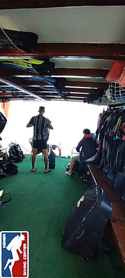 DivingKemer09.jpg