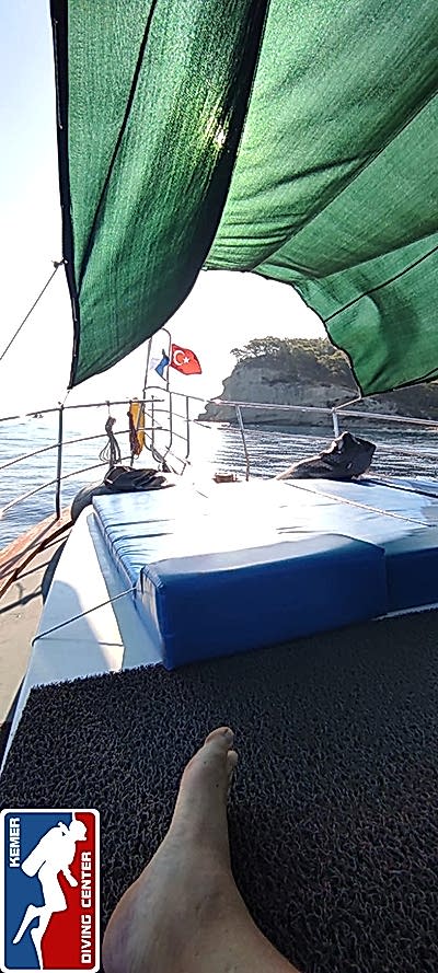 DivingKemer10.jpg