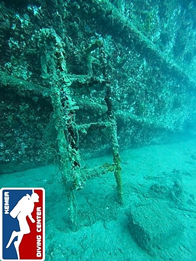 DivingKemer19.jpg