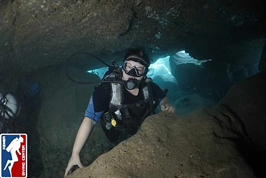 DivingKemer34.jpg