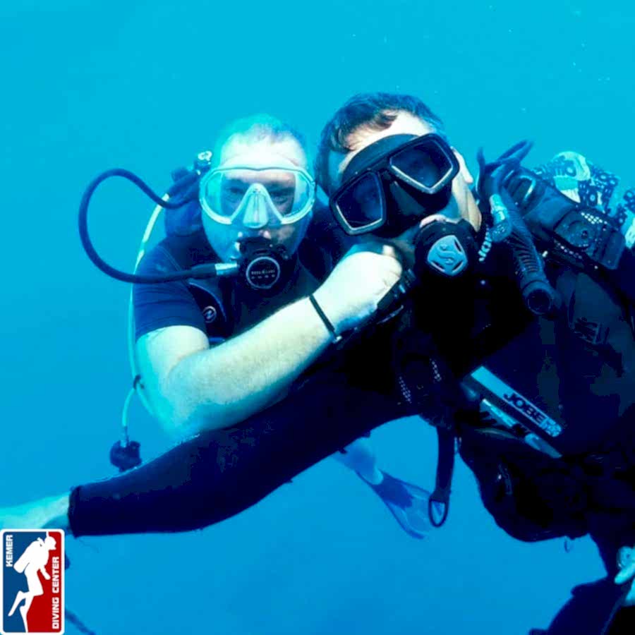DivingKemer43.jpg